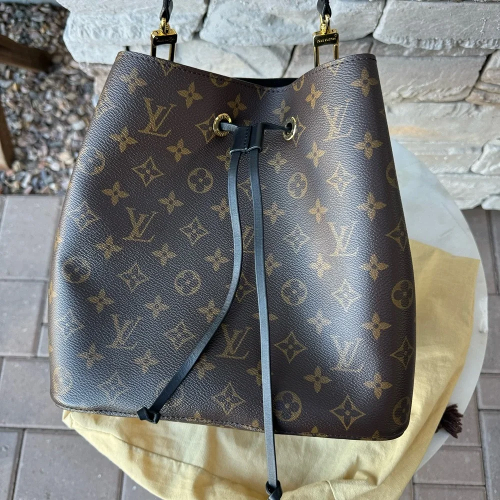 SOLD Louis Vuitton Monogram Neonoe MM Black Bucket Bag - Picture 3 of 14